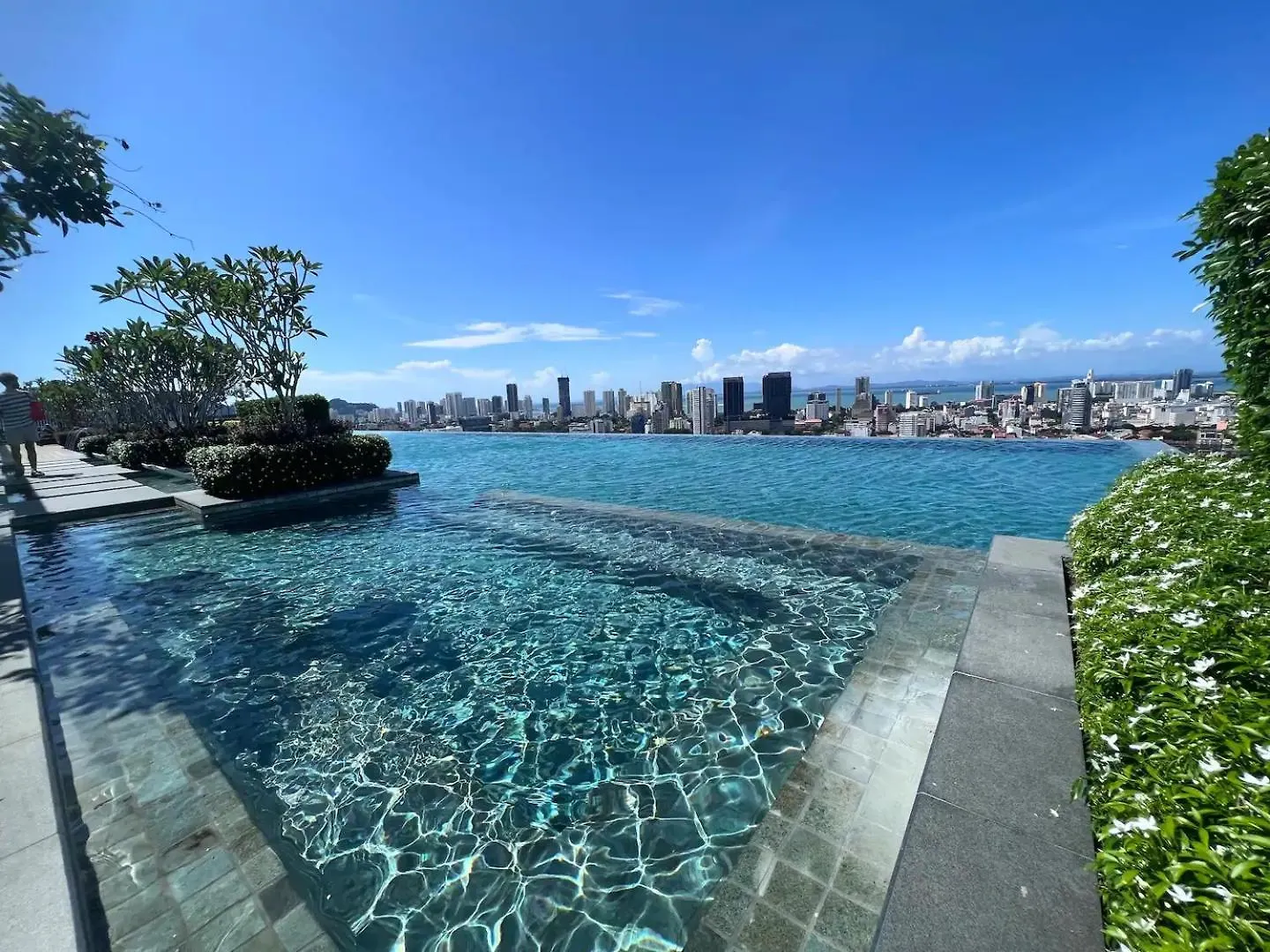 Rooftop Pool, Up To 6 Pax, 2 Bedrooms, 2 Bathrooms, 2 Car Parks By Star Home George Town Malaysia