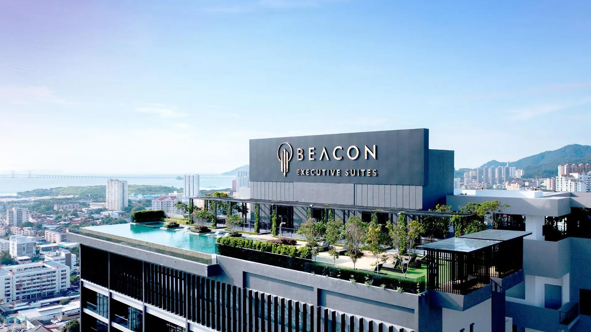 Rooftop Pool, Up To 6 Pax, 2 Bedrooms, 2 Bathrooms, 2 Car Parks By Star Home George Town Lejlighed