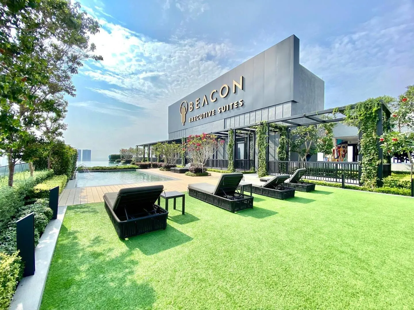 Rooftop Pool, Up To 6 Pax, 2 Bedrooms, 2 Bathrooms, 2 Car Parks By Star Home George Town Lejlighed