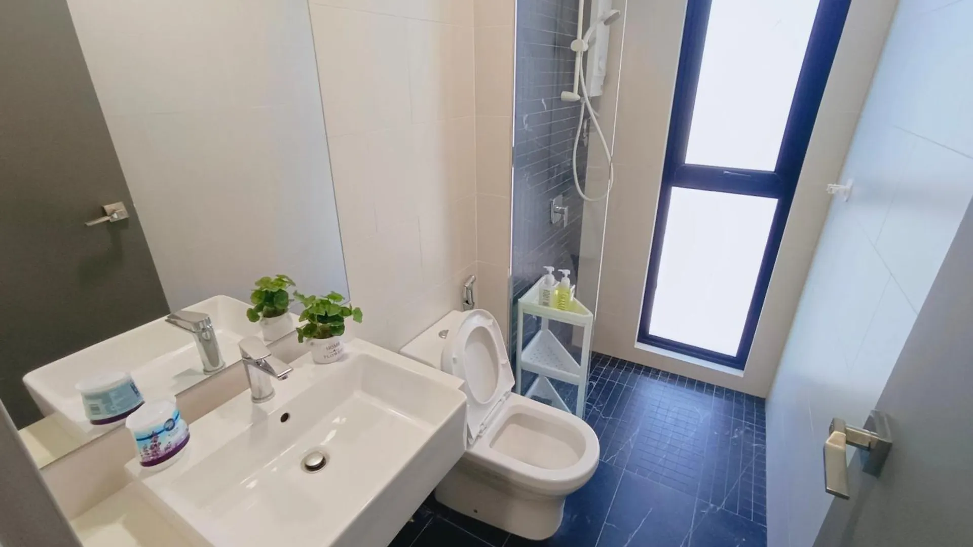 Rooftop Pool, Up To 6 Pax, 2 Bedrooms, 2 Bathrooms, 2 Car Parks By Star Home George Town Malaysia