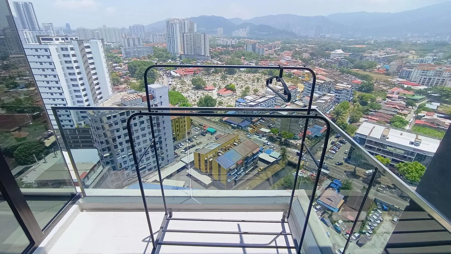 Rooftop Pool, Up To 6 Pax, 2 Bedrooms, 2 Bathrooms, 2 Car Parks By Star Home George Town 0*,