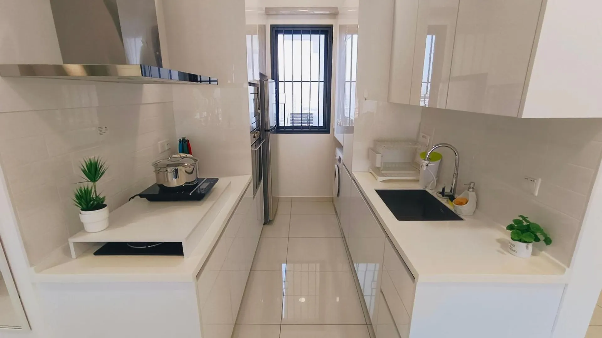 Lejlighed Rooftop Pool, Up To 6 Pax, 2 Bedrooms, 2 Bathrooms, 2 Car Parks By Star Home George Town